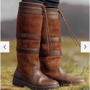 Dubarry of Ireland Galway Country Boot in Walnut. Like New size 40/8.5